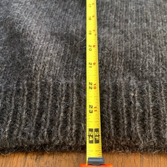 Icelandic Wool Sweater - Picture 3 of 5